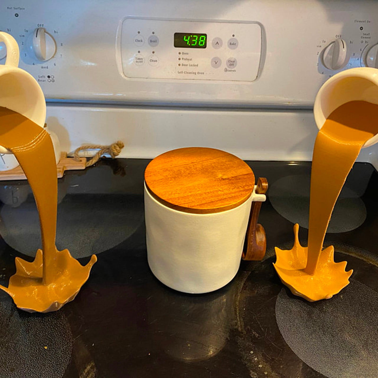 XMMSWDLA Floating Coffee Cup Mug Sculpture Kitchen Decor Pouring Spilling Decoration Suspended Coffee Cup Standing Mug Resin Coffee Cup Decorated Brown - Image 6